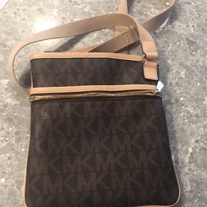 Michael kors crossbody bag